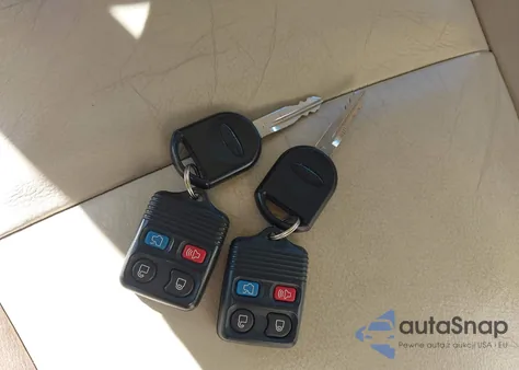 2010 Ford Explorer Eddie Bauer из США, поврежденный, VIN 1FMEU7EE2AUB13378